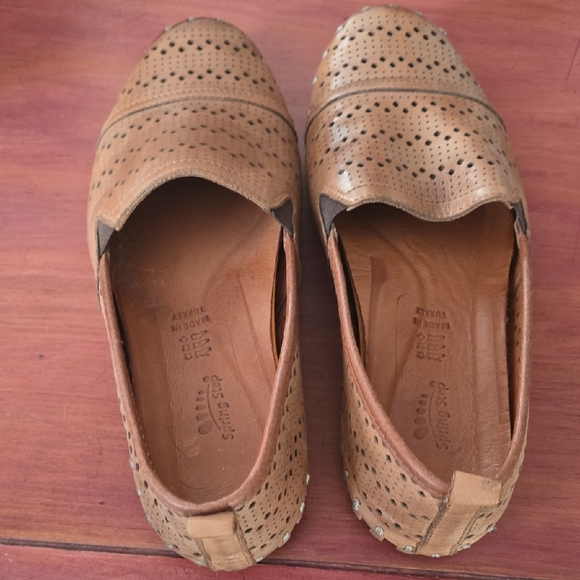 Spring Step Tan Perforated Flats - Picture 2 of 5